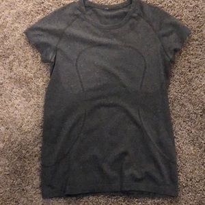 Lulu lemon T Shirt